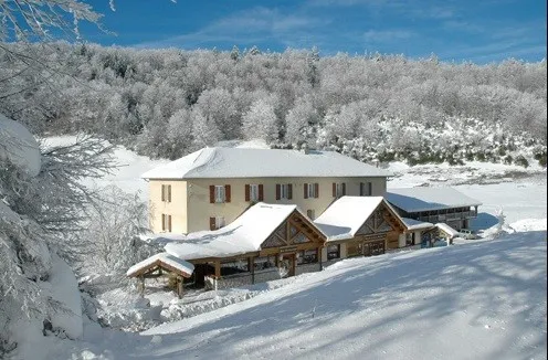 hostel cooperatif dans le vercors neige et montagne