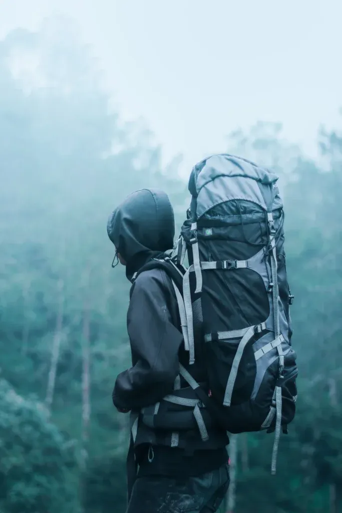 Sac à dos de montagne pour bivouaquer une semaine. 