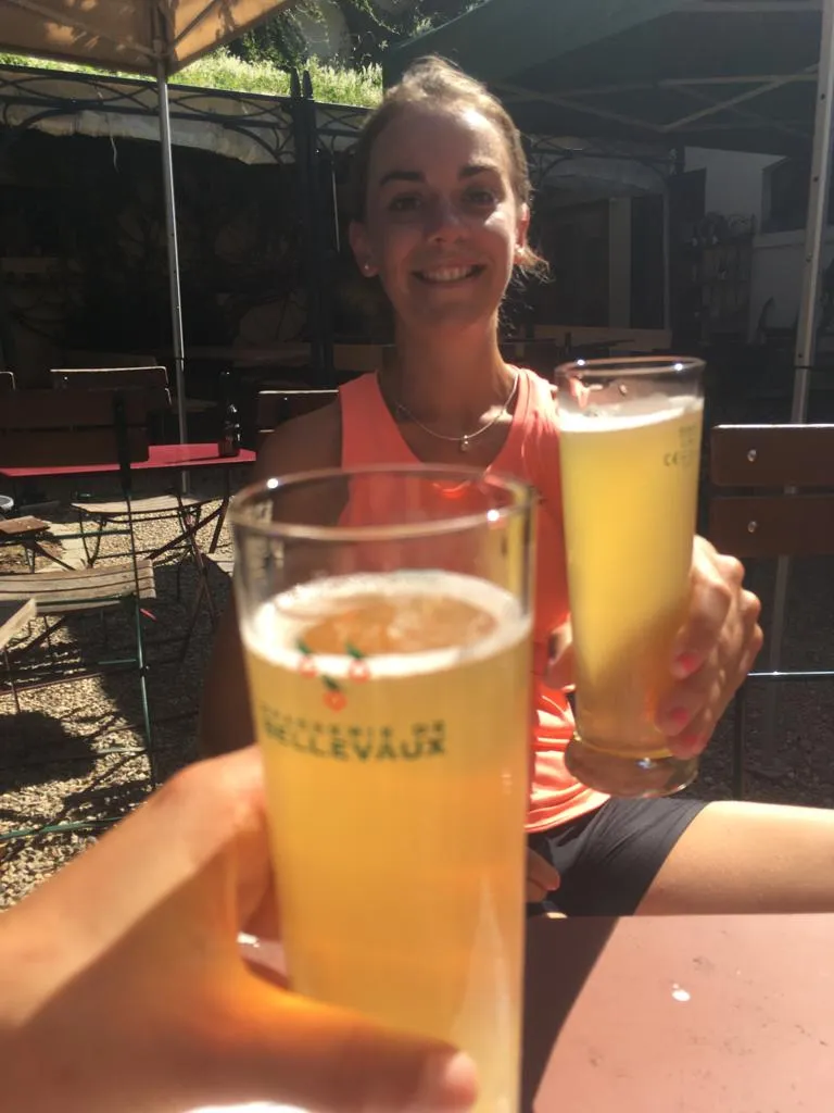 boire une bière à bellevaux en terrasse