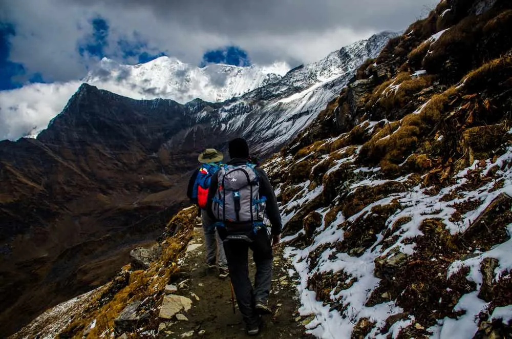 Le guide de montagne et son client. 